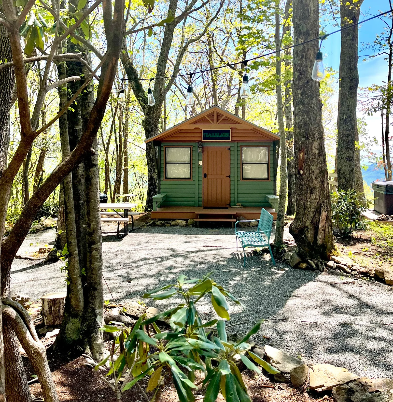 Trailblazer cabin by the fire pit