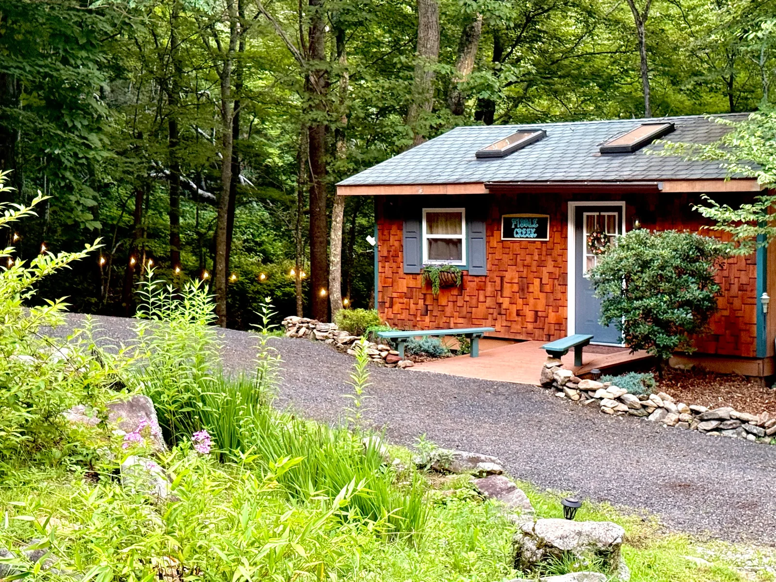 Fiddle Creek cabin with private deck