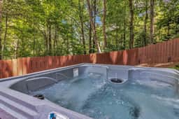 Black Mtn Escape w Hot Tub & Fire Pit