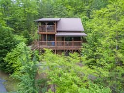 Firefly Lodge w Mountain Views, Firepit, Fireplace