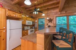 Firefly Lodge w Mountain Views, Firepit, Fireplace