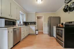 Grey Eagle Cottage w Hot Tub