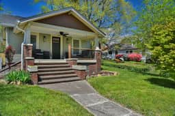 Les Petit Maison Walkable to Downtown Black Mtn