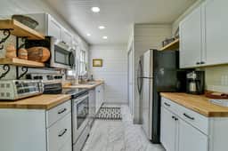 The Spruce House - Pet Friendly Home in Swannanoa NC