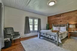 The Spruce House - Pet Friendly Home in Swannanoa NC