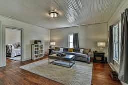 The Spruce House - Pet Friendly Home in Swannanoa NC