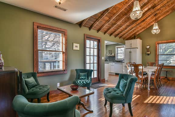 Swanky 1920s Themed House- Walkable to Downtown Black Mtn