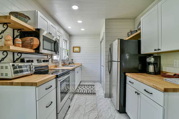 The Spruce House - Pet Friendly Home in Swannanoa NC