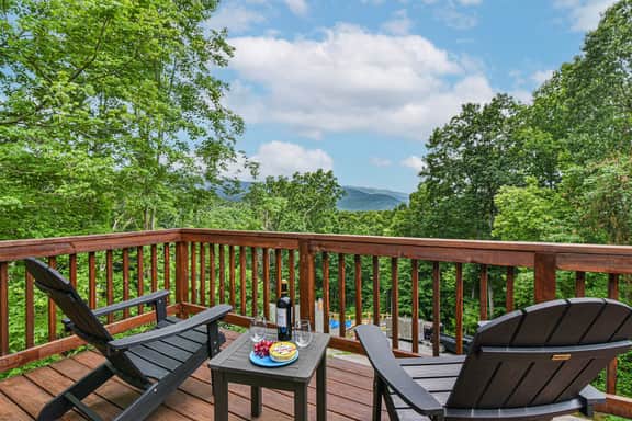 The Sunset House w Mountain Views and Fire Pit