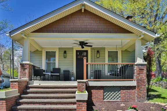 Les Petit Maison Walkable to Downtown Black Mtn